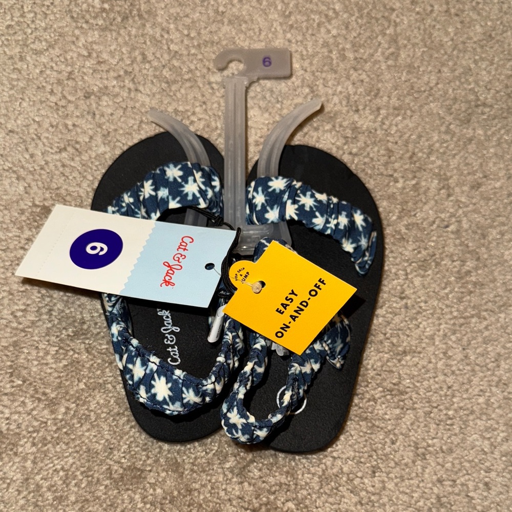 Cat & Jack Black Soled Sandals with Navy/White Star Print - Size 6